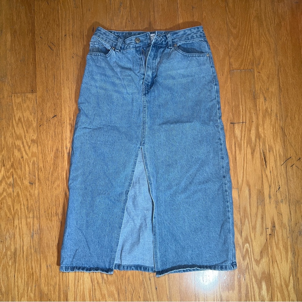 denim maxi skirt with slit in the front
